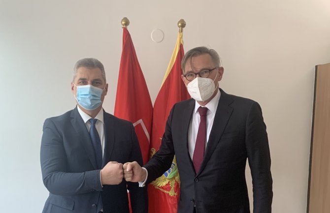 Reforme treba da znače unapređenje a ne nazadovanje na putu EU integracija