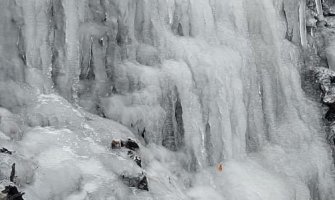 Smrtonosne ledenice u kanjonu Morače, vozači oprez (FOTO)