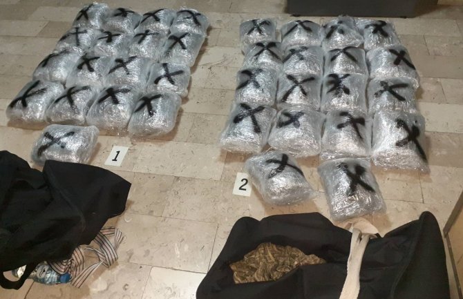 Policija pronašla dvije torbe sa 35 kg droge 