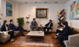 Abazović: Pozivam američke investitore da ulažu u Crnu Goru