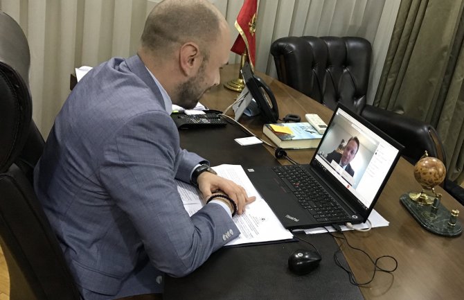 Varhelji:  Parlamentarni dijalog i pravosudne reforme značajni za nastavak procesa evropske integracije