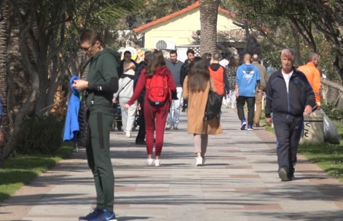 Pretežno sunčano, krajem dana naoblačenje