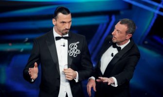 Ibrahimović na Sanremu uz hit Nade Topčagić: Čast mi je što sam ovdje i vama treba da bude privilegija što sam došao (Video)