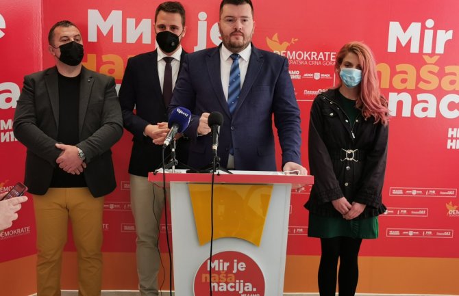 Koprivica: Automobil zapaljen porodici koja nema nikakve neraščišćene račune