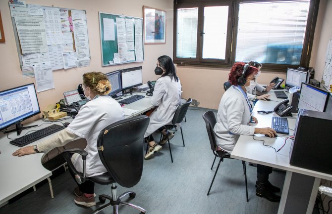 Počeo sa radom nacionalni Call centar za vakcinaciju 1717