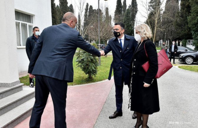 Počela vakcinacija u UIKSu