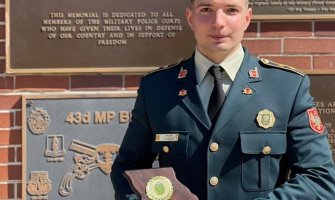 Poručnik Aleksandar Nikezić završio vojno-policijski osnovni oficirski kurs u SAD