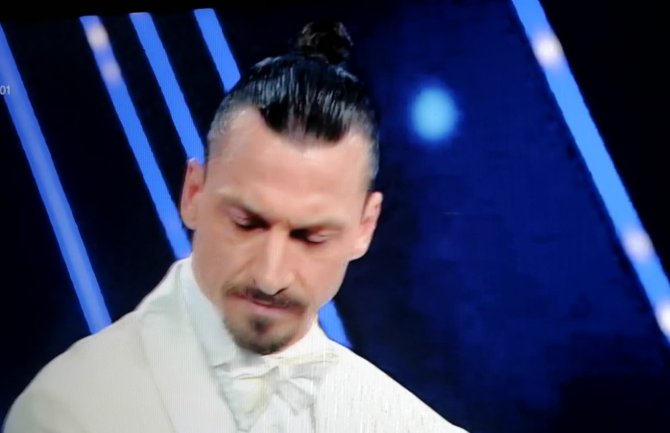 Ibrahimović zbog gužve morao da stopira da bi stigao na Sanremo, tražio da on vozi (VIDEO)