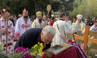 Crnogorski premijer i ministri na sahrani episkopu Atanasiju