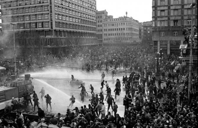 Tri decenije od prvih masovnih demonstracija protiv režima Slobodana Miloševića