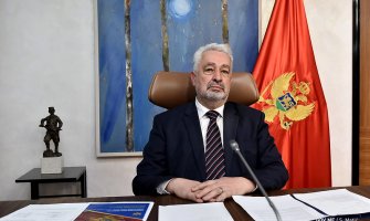 Krivokapić: Nisam spoznao vjernika koji neće da poljubi krst koji stoji na nečijem kovčegu