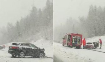 Hrvatska: Sniježna oluja prouzrokovala brojne saobraćajne nesreće, nagli pad temperature(VIDEO)