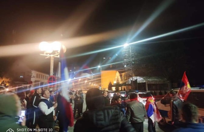 I u Beranama građani slavili na ulicama