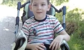 Osmogodišnji Adin bi želio da prohoda, makar uz pomoć štaka - pomozimo mu!