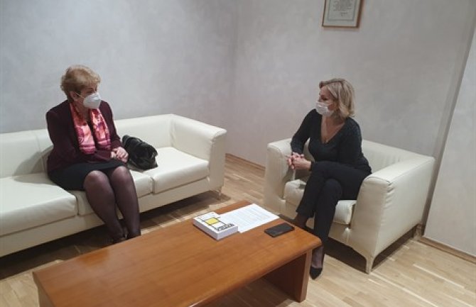 Bugarska ambasada obezbijedila medicinsku opremu  za bolnice u Brezoviku i Bijelom Polju