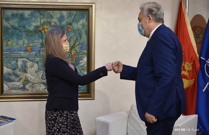 Krivokapić: Nadam se da će masovna imunizacija pomoći da se izađe iz ove teške situacije 