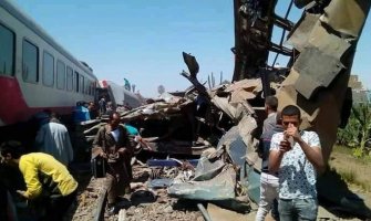 Sudar dva putnička voza u Egiptu, najmanje 32 mrtvih (VIDEO)