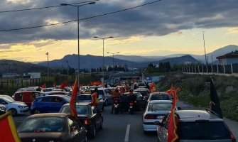 Patriotske auto kolone i večeras u više crnogorskih gradova(VIDEO)