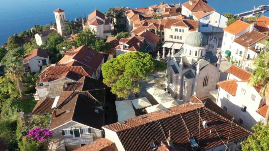 HercegNoviLjetnjaturistikasezona2020KADROVIizvazduhaAHRIVA01