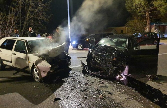 Čeoni sudar u Đenovićima, povrijeđene tri osobe