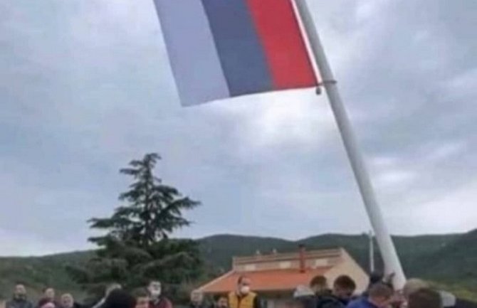 LP: Isticanje stranih i vjerskih simbola u Radanovićima provokacija, javnost uznemirena