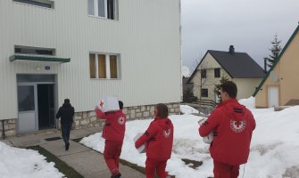 Crveni krst podijelio pomoć stanovništvu na Žabljaku, u Rožajama i Golubovcima