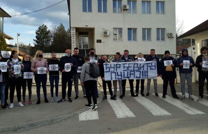 Niko nije ni privođen zbog šovinističkih poruka u Pljevljima, Fejzić: S istim ovim porukama u BiH ljude su tjerali na klanje 