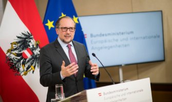 Crna Gora može da očekuje da bude snabdjevena sa 42 hiljade BioNTech/Pfizer vakcina, tri kovid pacijenta liječena u Austriji 