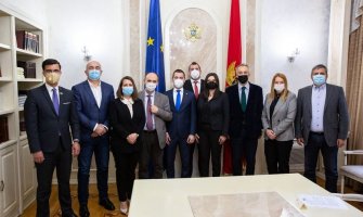 Podsticati bližu saradnju u multilateralnim formatima