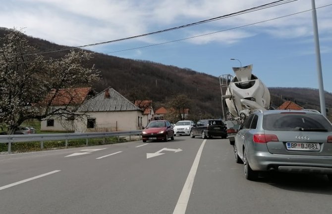 Bijelo Polje: Sudar dva vozila u Kruševu (FOTO)