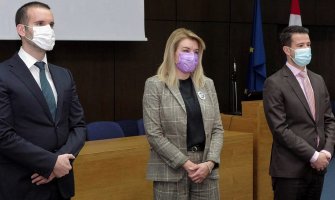 Predložili brzu traku i brzi prelazak granice između CG i Hrvatske za sve turistčke grupe