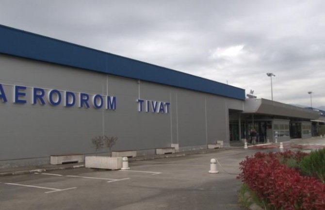 Zbog jakog vjetra letovi sa tivatskog preusmjereni na podgorički aerodrom