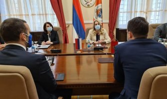 Dobre komšije: Milatović i Spajić pozvali građane iz Republike Srpske i BiH da ove godine provedu ljetnji odmor u Crnoj Gori