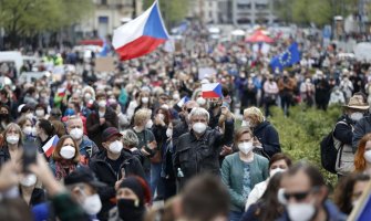 Česi protestuju protiv predsjednika, traže da se Zeman optuži za izdaju