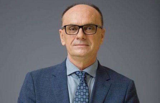 Škrelja: Abazović svojim neznanjem nastavlja da blamira našu državu