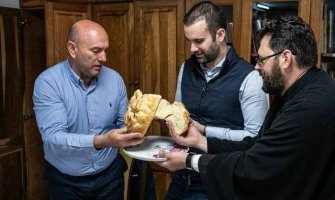 Carević i Spajić u Budvi proslavljaju Vaskrs: Neka nas praznik podsjeti na važnost međusobne tolerancije i tradicije