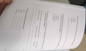 Eksterna provjera znanja: Đaci telefonima slikali testove i slali ih drugima, nastavnici odgovore pisali na tabli