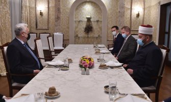 Krivokapić na iftaru sa reisom Fejzićem: Ramazan mjesec blagodati, mira i praštanja