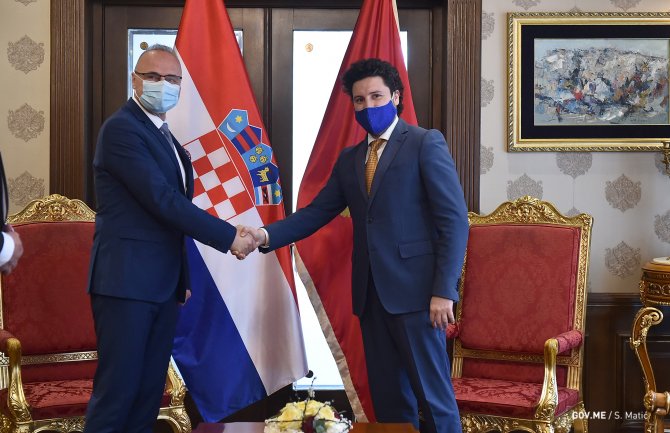 Gradimo mostove saradnje sa susjedima