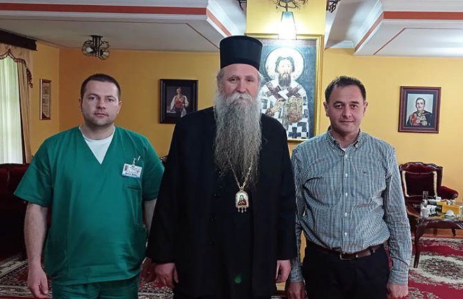 Joanikije vakcinisan Fajzerom u manastiru Đurđevi Stupovi 