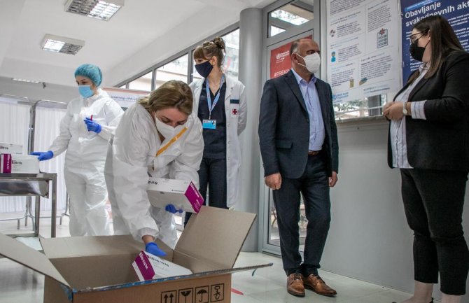 CAZAS donirao podgoričkom Domu zdravlja brze antigenske testove