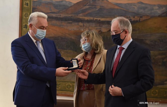 Grčka će pružiti punu podršku članstvu Crne Gore u EU