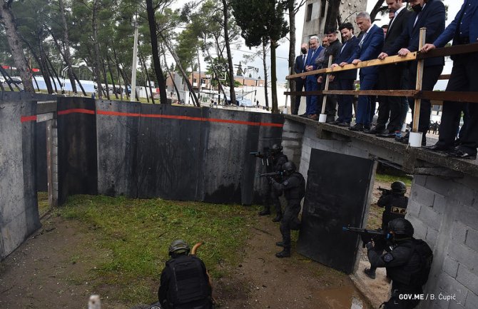 Abazović: Na policijskim službenicima najveće breme koje nosi Crna Gora na svom putu ka EU