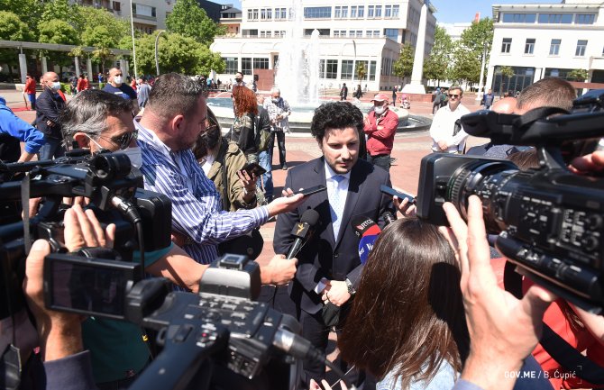 Abazović: Žao mi zbog načina na koji su napustili partiju, svako trči koliko može