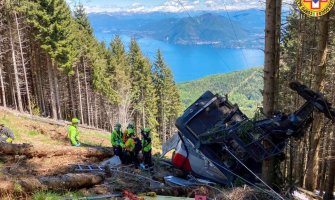 Tragedija: Srušila se žičara u Italiji, najmanje 12 osoba poginulo(FOTO)