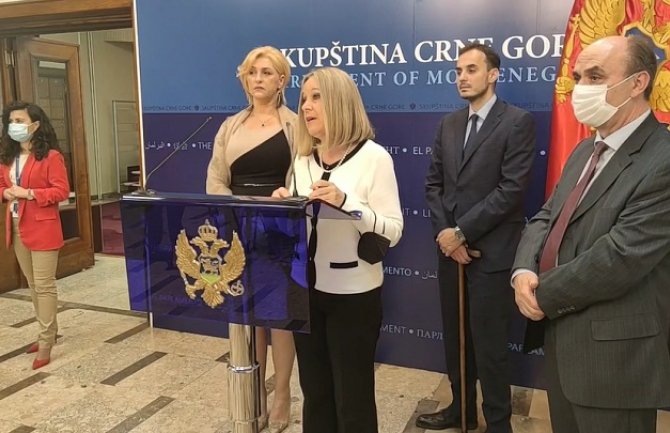 Crno na bijelo: Naši poslanici glasaju principijalno, nijedan pritisak neće promijeniti izbornu volju građana