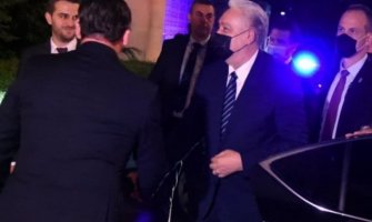 Ambasade preko Abazovića spriječile Krivokapića da potpiše ugovor sa SPC