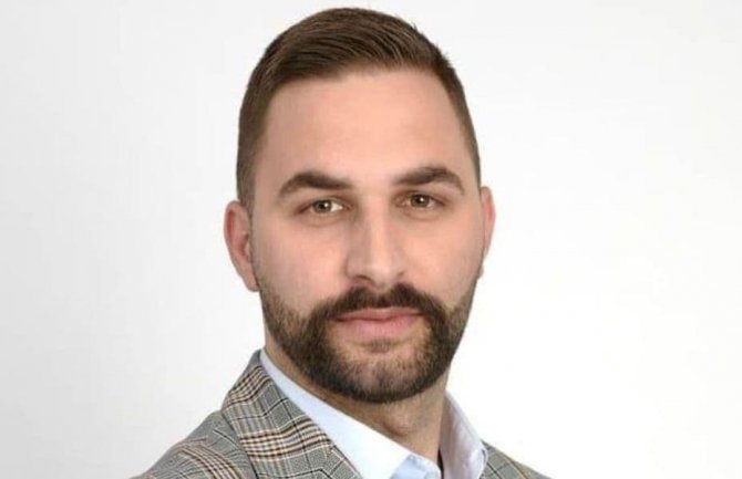 Muratović: Ministre, ne pravdajte vlastitu nesposobnost zamjenom teza