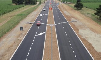 Počeli radovi na izgradnji biciklističe staze i trotoara na bulevaru prema Tuzima