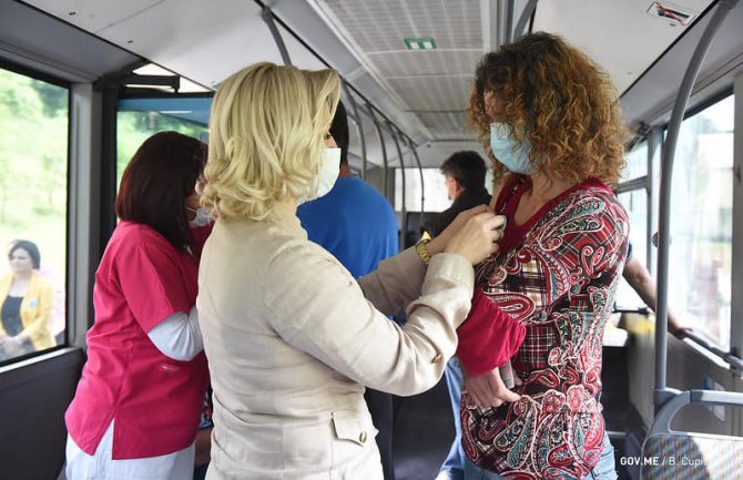 Ministarka zadovoljna odzivom mještana za vakcinaciju u Prošćenju